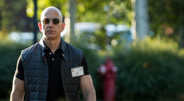 Jeff Bezos announces $1bn Indian investment
