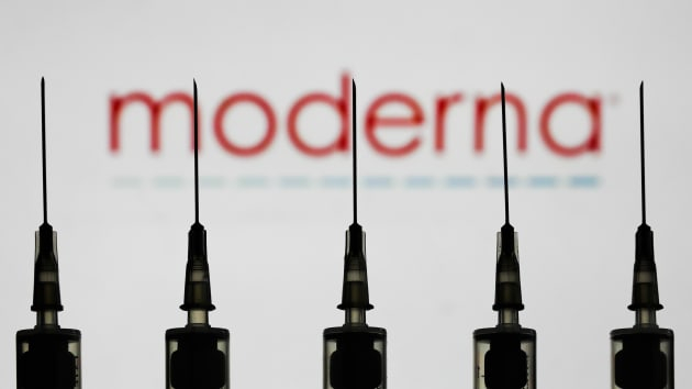 Moderna says it’s preparing global launch of Covid vaccine as it takes in $1.1 billion in deposits