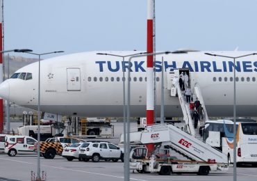 Turkey considering restarting flights by mid-May – but only domestic trips at first