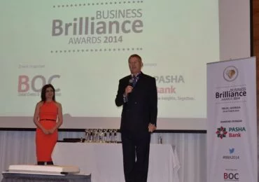 პაშა ბანკი - Business Brilliance Award-ის წარმომდგენი