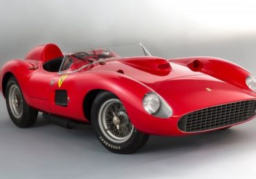 პარიზის აუქციონზე Ferrari რეკორდულ ფასად გაიყიდა