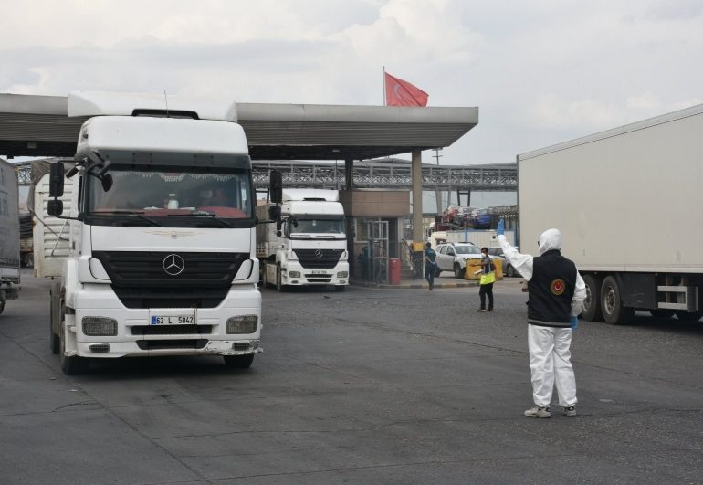 Turkey to open Iran, Iraq border gates this week to boost trade
