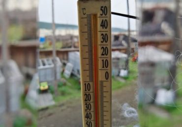 Temperature hits 100 F degrees in Arctic Russian town