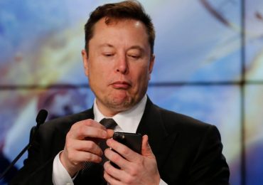 Elon Musk emails Tesla employees: ‘Breaking even is looking super tight’