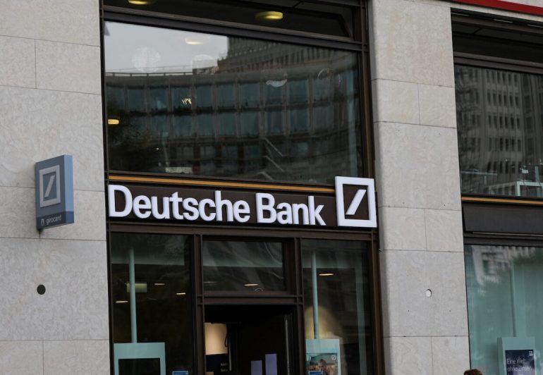 Deutsche Bank-მა 5 000-მდე თანამშრომელს 2021 წლის ივლისამდე სახლიდან მუშაობის უფლება მისცა