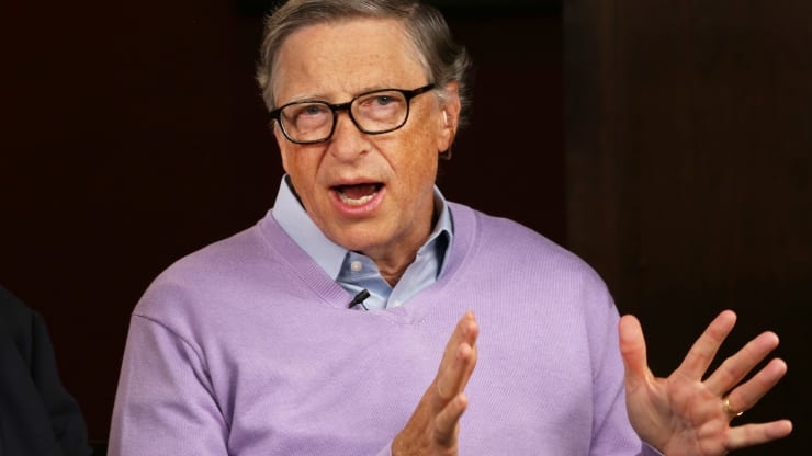 Bill Gates says the US missed its chance to avoid coronavirus shutdown and businesses should stay closed