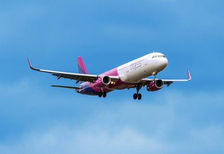 В 2018 году в аэропортах поток пассажиров вырос на 23.5%, лидером рынка стала компания WizzAir