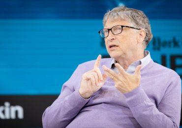Bill Gates explains what we need to do to stop the coronavirus pandemic and reopen the economy