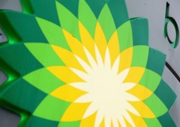 BP faces hit of up to $17.5bn as it forecasts lower oil prices