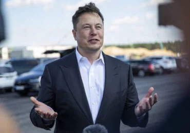 Elon Musk Says He Once Approached Apple CEO About Buying Tesla