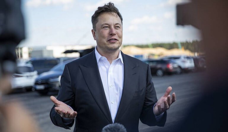Elon Musk Says He Once Approached Apple CEO About Buying Tesla