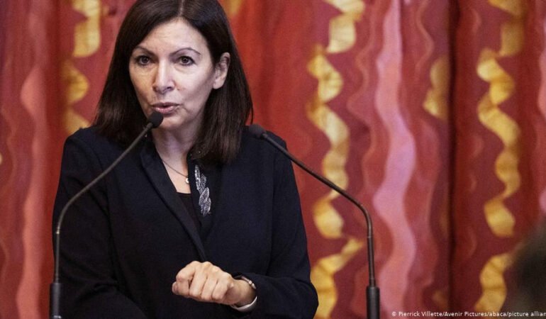 Paris city hall fined over employing too many women in top jobs