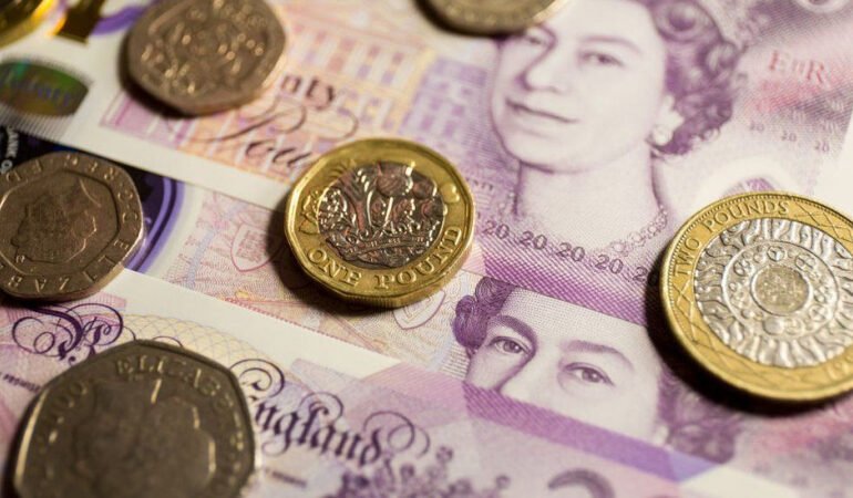 Pound slides lower as European borders close to UK - BBC