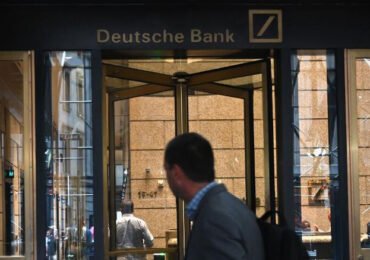 Trump's private bankers resign from Deutsche Bank