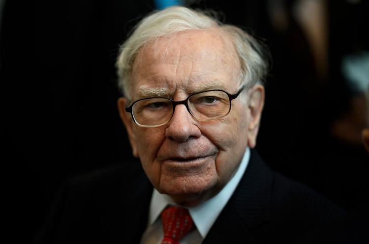 Warren Buffett sells JPMorgan Chase stock and buys Verizon