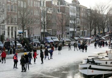 Amsterdam to allow Airbnb rentals in city centre after court order