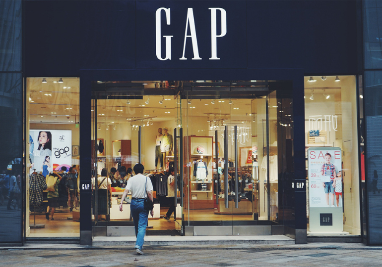 ტანსაცმლის ბრენდი GAP-ი დიდ ბრიტანეთსა და ირლანდიაში ყველა მაღაზიას ხურავს