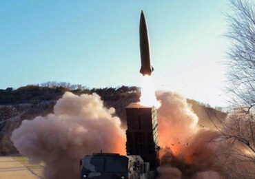 აშშ-სა და სამხრეთ კორეის ერთობლივი წვრთნების ფონზე, ჩრდილოეთ კორეამ ტაქტიკური იარაღი გამოსცადა
