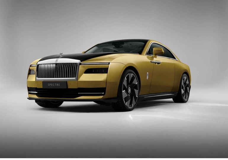 Rolls-Royce-მა პირველი ელექტრომობილი, $413-ათასიანი Spectre-ი წარმოადგინა