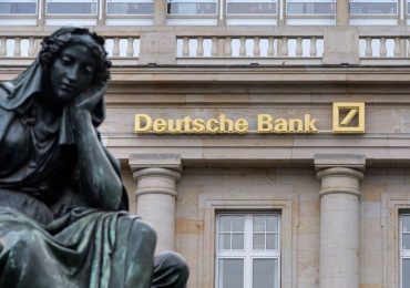 Deutsche Bank-ის მრჩეველთა საბჭოს ჰენრი კისინჯერი, ერიკ შმიდტი და პოლ ახლაიტნერი უერთდებიან