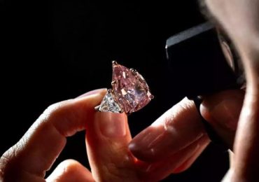 ვარდისფერი ბრილიანტი „Fortune Pink“ შესაძლოა, აუქციონზე $35 მილიონად გაიყიდოს