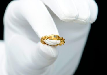 მეტალოდეტექტორის მიერ აღმოჩენილი შუა საუკუნეების საქორწინო ბეჭედი $47,000-ად შეფასდა
