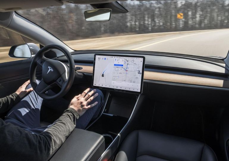 Tesla აშშ-ში 362,000 ავტომობილს უკან გაიწვევს