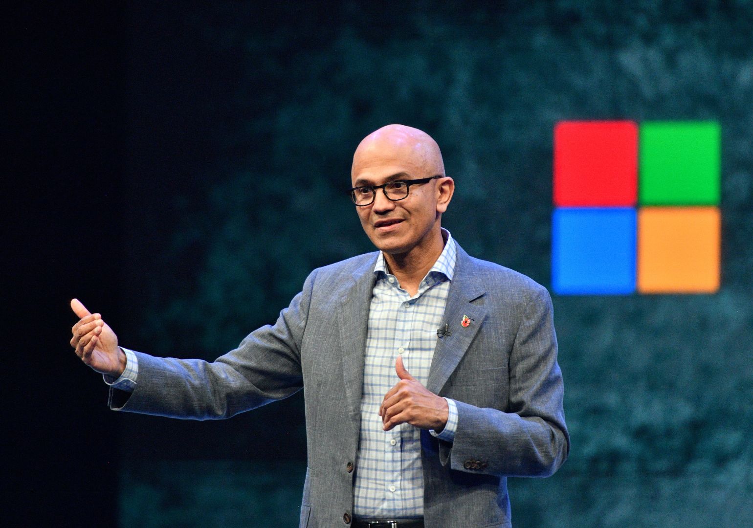 Microsoft-ის CEO: კომპანიის შემოსავალმა 2030 წლისთვის $500 მილიარდს უნდა მიაღწიოს