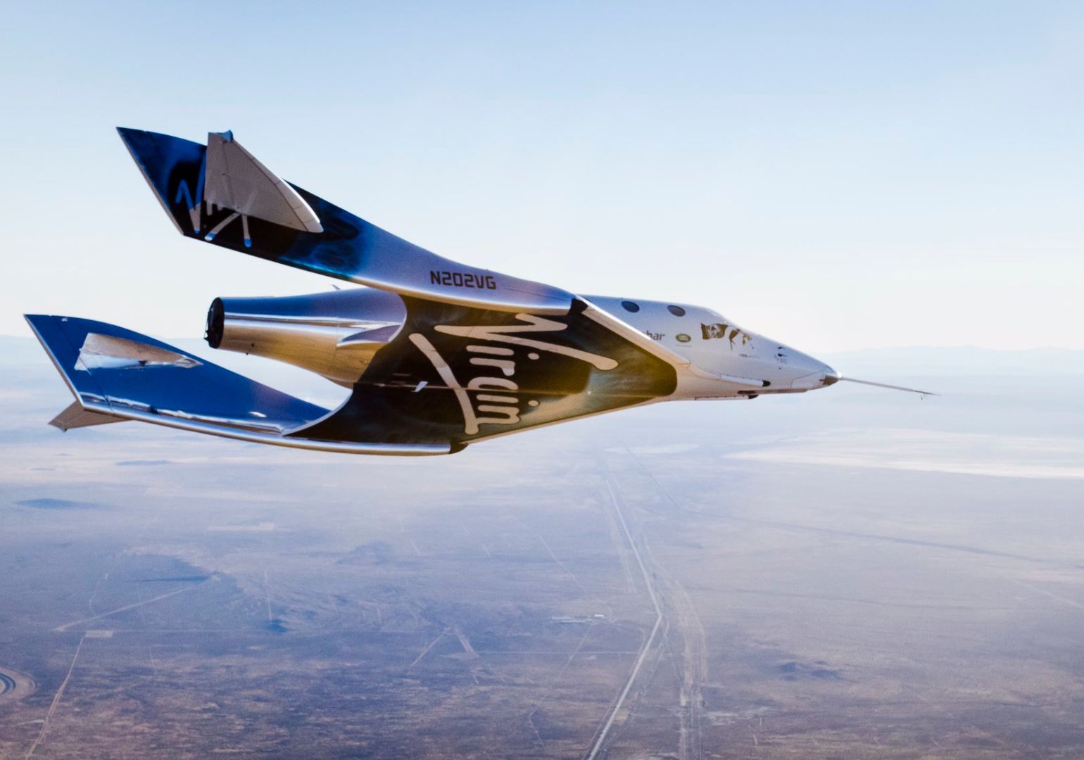 Virgin Galactic-მა კოსმოსში პირველი კერძო ტურისტული ფრენა შეასრულა