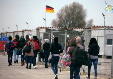 მომავალი წლიდან გერმანია ლტოლვილებისთვის დახმარებას გაანახევრებს