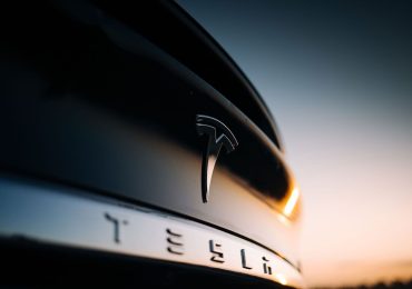 2023 წელს Tesla-ს მოგება 23%-ით შემცირდა