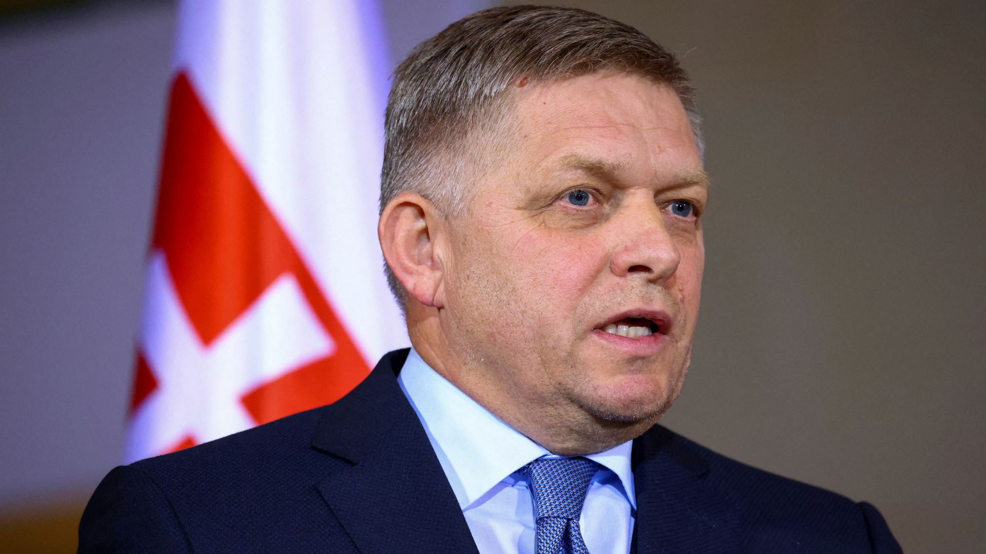 Fico Threatens to Reduce Aid to Ukrainians in Slovakia Over Kyiv's Halt of Gas Transit