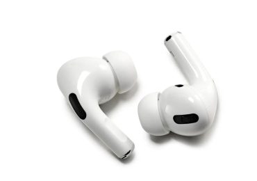 FDA-მ Apple-ის AirPods-ისთვის სმენის დამხმარე პროგრამა დაამტკიცა