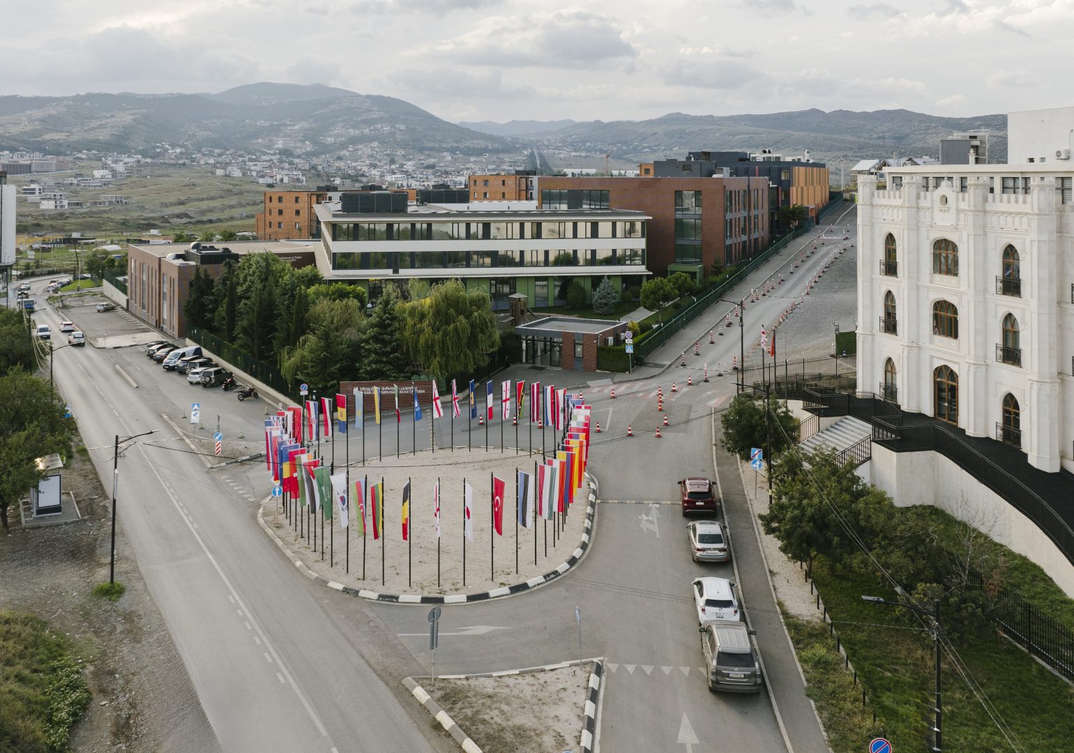 რა ხდება ბრიტანულ-ქართულ აკადემიასა და GEORGIA CAPITAL-ს შორის — დავის სრული ისტორია