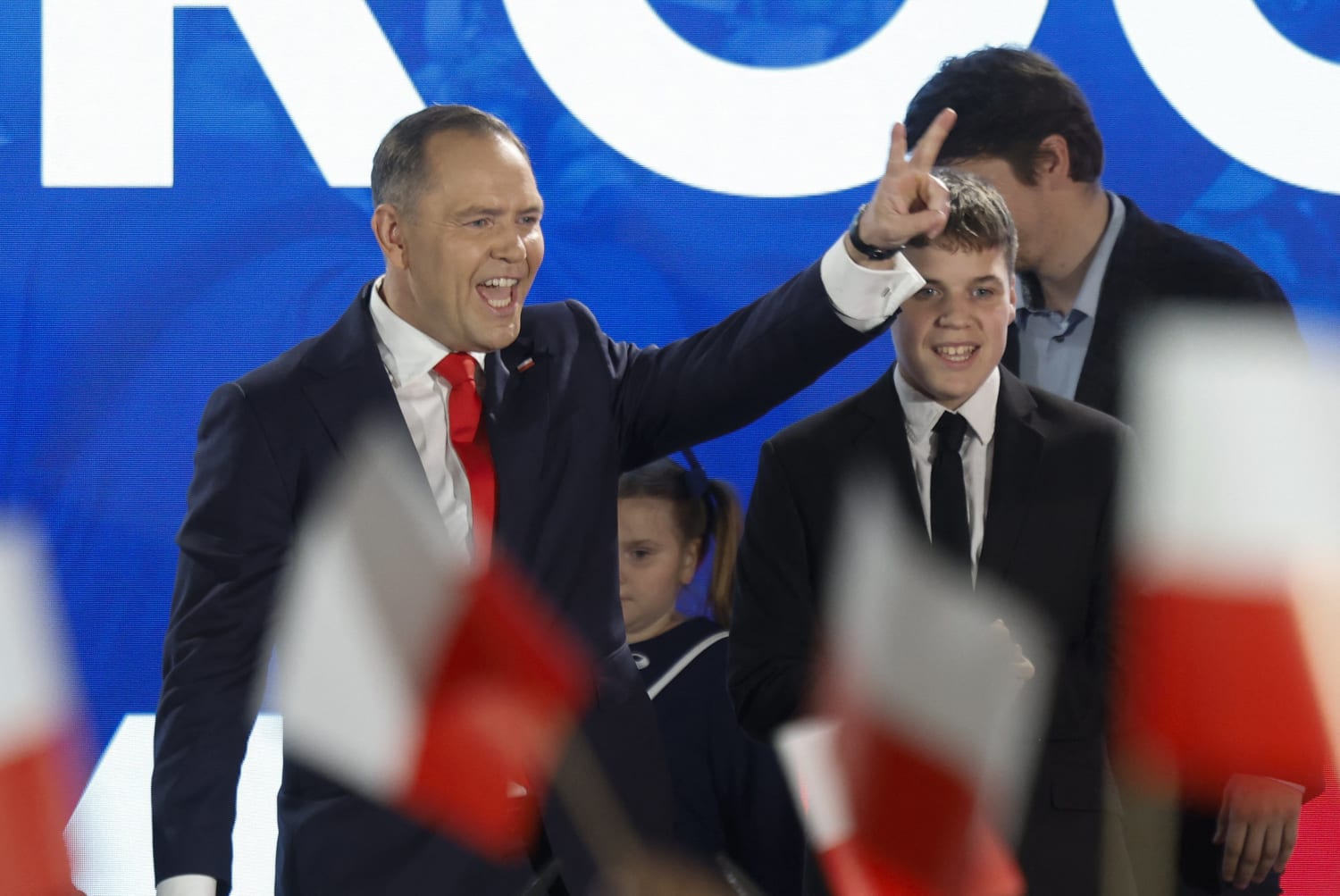 პოლონეთის საპრეზიდენტო არჩევნებში ოპოზიციის კანდიდატმა კაროლ ნავროცკიმ გაიმარჯვა