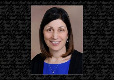 Lisa Gioia Receives Albert Nelson Marquis Lifetime Achievement Award for Outstanding Career in Financial Management