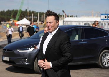 ილონ მასკმა Tesla-ს $1 მილიარდის ღირებულების აქციები შეისყიდა