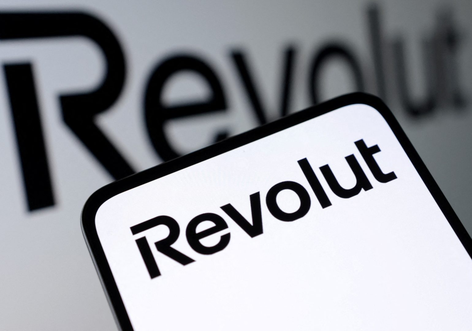 აქციების მეორეულ გაყიდვაში Revolut-ის შეფასებამ $75 მილიარდს მიაღწია