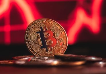 ბიტკოინის ფასის ვარდნის გავლენით, კრიპტოინდუსტრიამ $1 ტრილიონი დაკარგა
