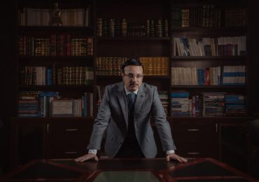 A Trusted Voice for Expatriates: Inside Dr. Hassan Elhais’s Legal Journey