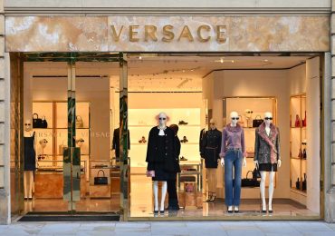 Prada-მ Versace-ს შესყიდვის პროცესი დაასრულა | გარიგების ღირებულება $1.5 მილიარდია