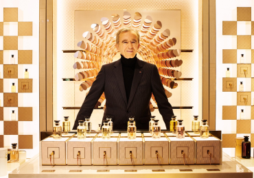 Hermès-ის მემკვიდრე ფრანგ მილიარდერ ბერნარ არნოს და LVMH-ს უჩივის