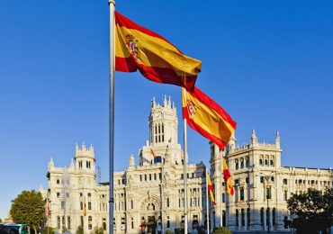 ესპანეთის მთავრობა 500,000 არალეგალ მიგრანტს ლეგალურ სტატუსს მიანიჭებს