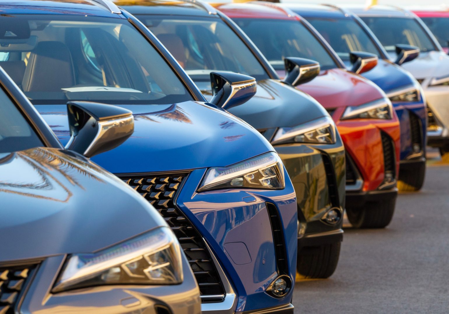 Reuters: სანქციების გვერდის ავლით, უცხოური მანქანები რუსეთში ჩინეთიდან შედის