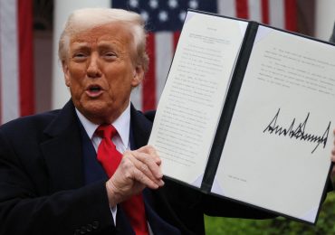 ტრამპმა ახალი 10%-იანი გლობალური ტარიფი დააწესა