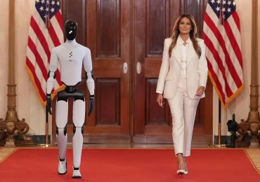 რა ვიცით AI-რობოტზე, რომელიც მელანია ტრამპთან ერთად თეთრ სახლში გამოჩნდა?