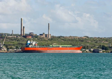 ტრამპმა კუბის ნავთობბლოკადა მოხსნა და რუსულ ტანკერებს გასვლის უფლება მისცა