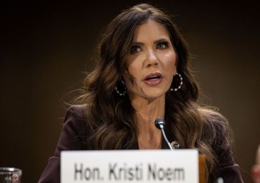 ტრამპმა ეროვნული უსაფრთხოების დეპარტამენტის მდივანი კრისტი ნოემი გაათავისუფლა