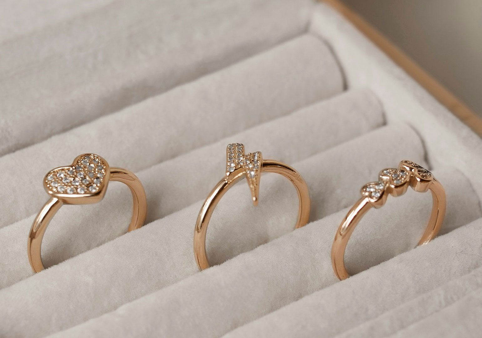 მსოფლიოს სამკაულების ბაზარი - სად ხარჯავენ ყველაზე მეტს?