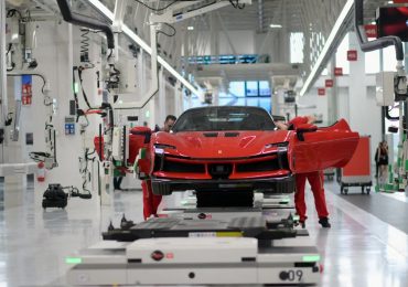 Ferrari-მ თავისი პირველი ელექტრომობილი წარადგინა | ფასი $586,000-დან იწყება